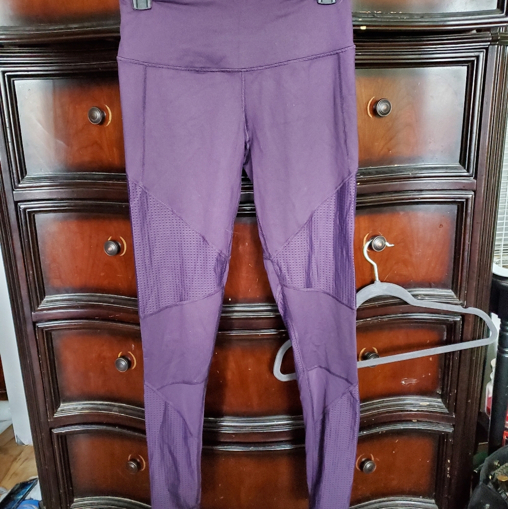 Athletic leggings